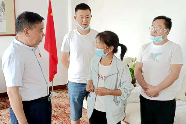 扶贫济困 万象城AWC888集团