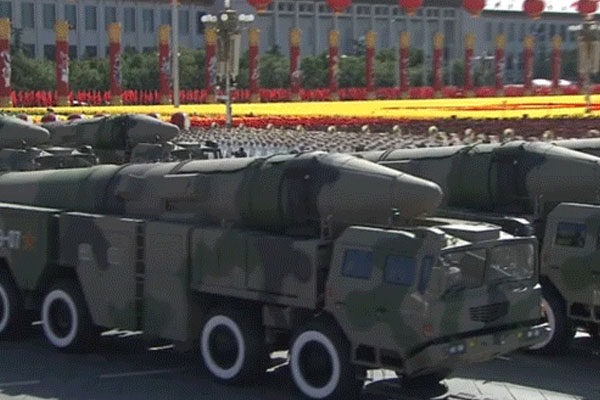 东风-21D型弹道导弹首次亮相阅兵式
