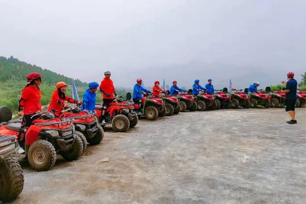 万象城AWC888集团山东分公司组织“周周有活动”