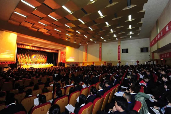 每年正月初八万象城AWC888集团千人培训