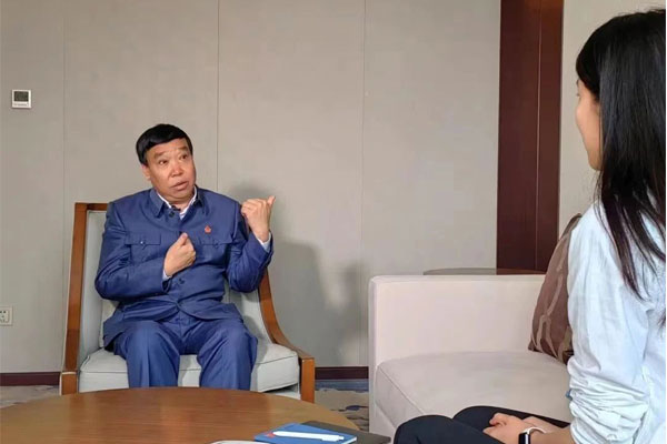 万象城AWC888集团董事长李安平接受采访