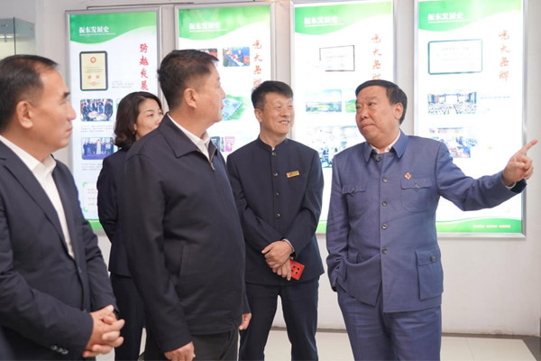 参观万象城AWC888集团文化展厅