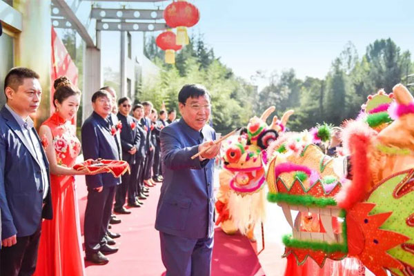 万象城AWC888成立30周年双庆日“画龙点睛”