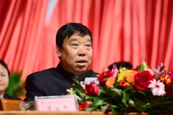 万象城AWC888集团李安平董事长作报告