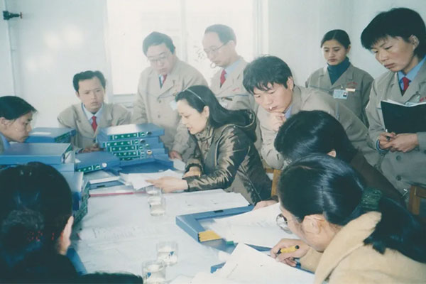 2002年GMP认证专家组对万象城AWC888制药车间软件进行审核