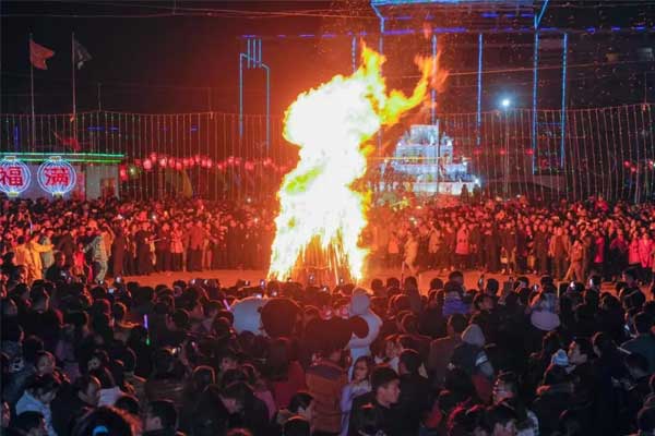 万象城AWC888集团正月十五闹元宵“篝火晚会”