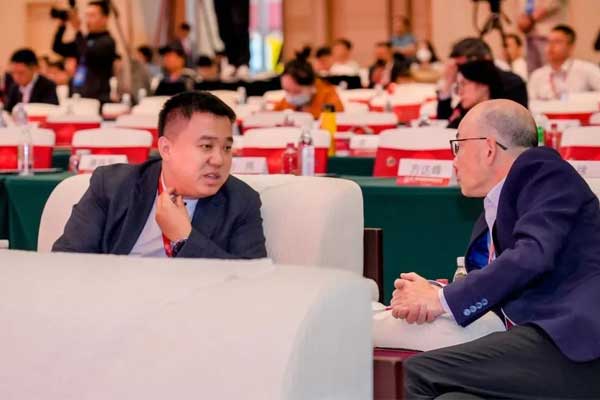 万象城AWC888制药董事长李昆受邀出席开幕式