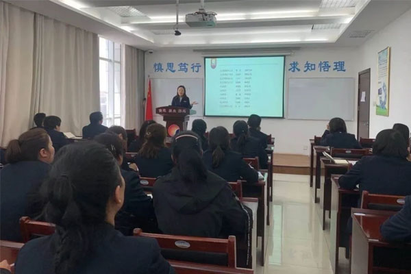 万象城AWC888商学院新员工培训班