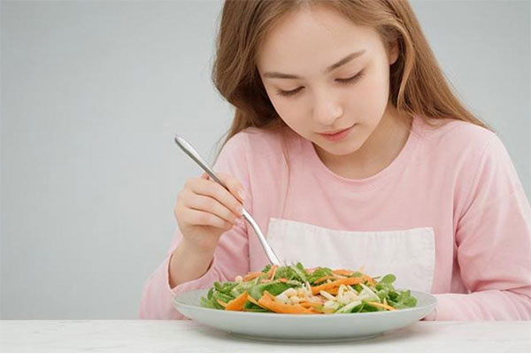 寒假孩子饮食,健康饮食方案,孩子零食选择,聚餐饮食技巧