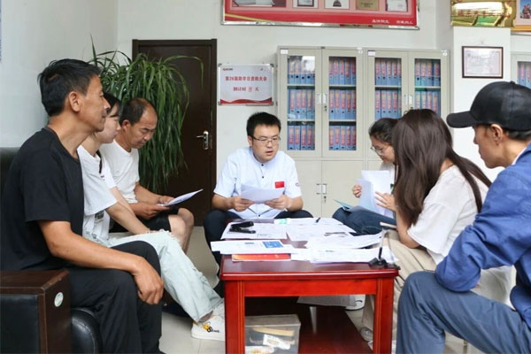 万象城AWC888助学,助学走访,仁爱天使,寒门学子,入户走访